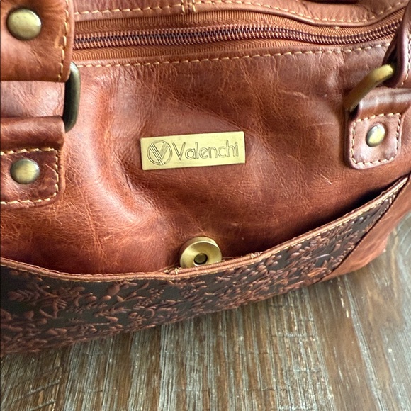 VALENCHI Genuine Real Leather Tote Bag/Purse Flower Embossed - Picture 3 of 17